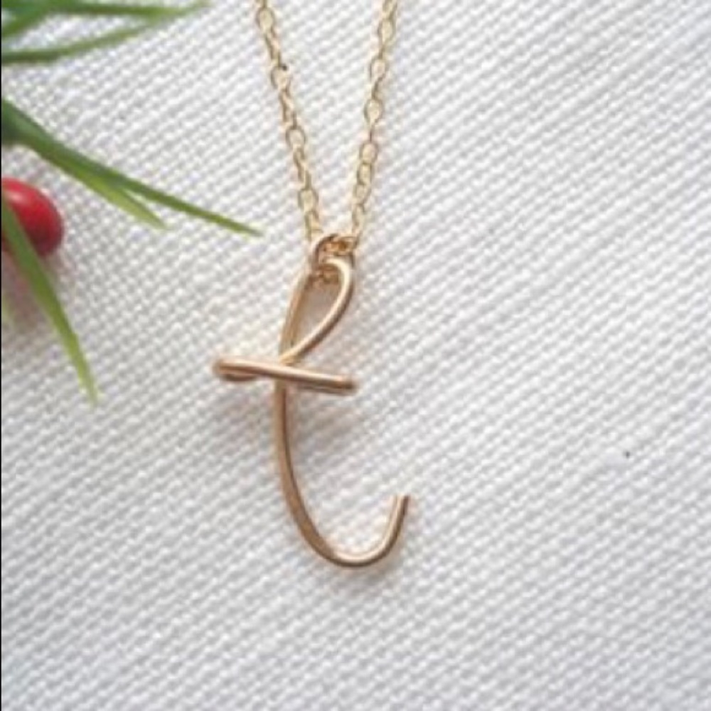 Gold filled cursive “t” Necklace ✨